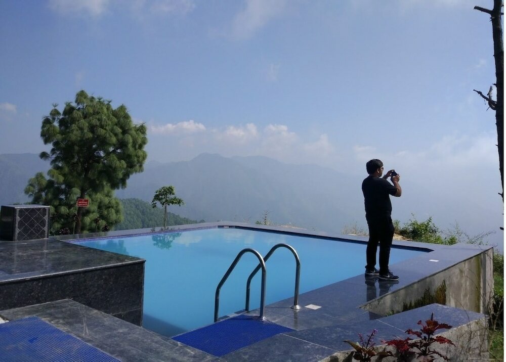 Фото Blue Pine Resort