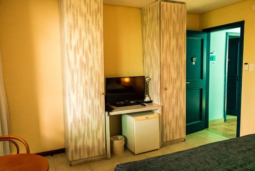 Фото Farol de Itapuã Praia Hotel