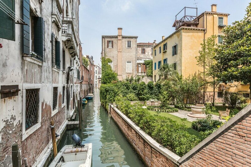 Гостиница The Venetian Penthouse в Венеции