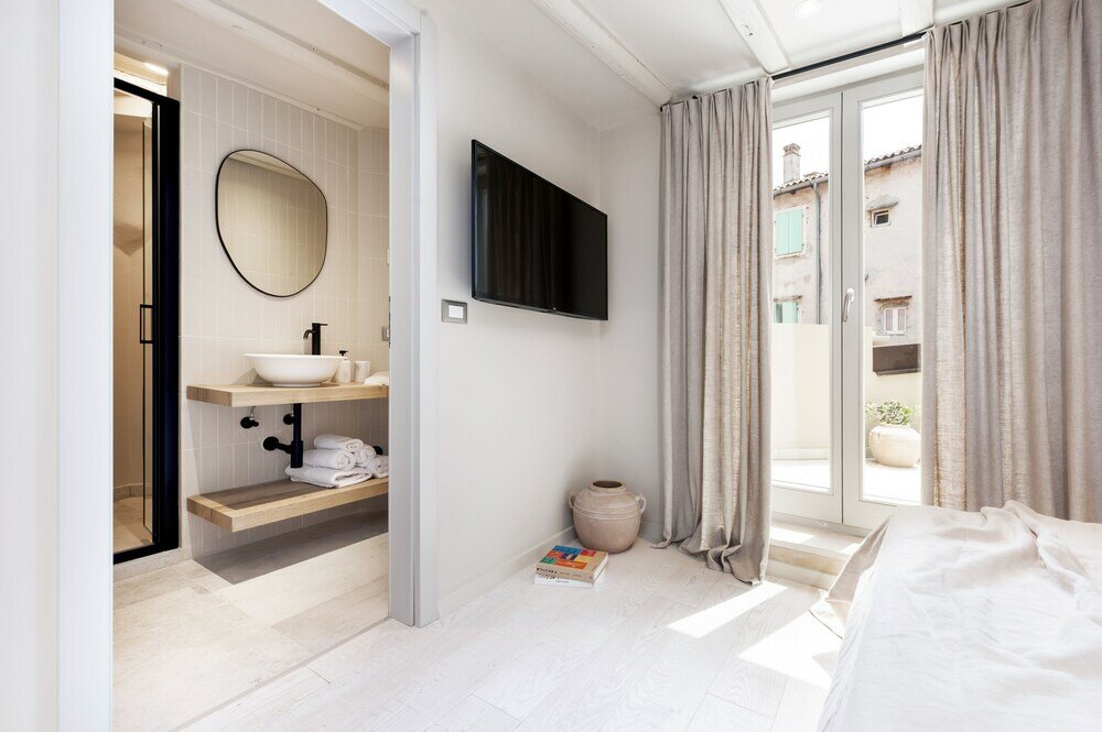 Фото Calnova Suites