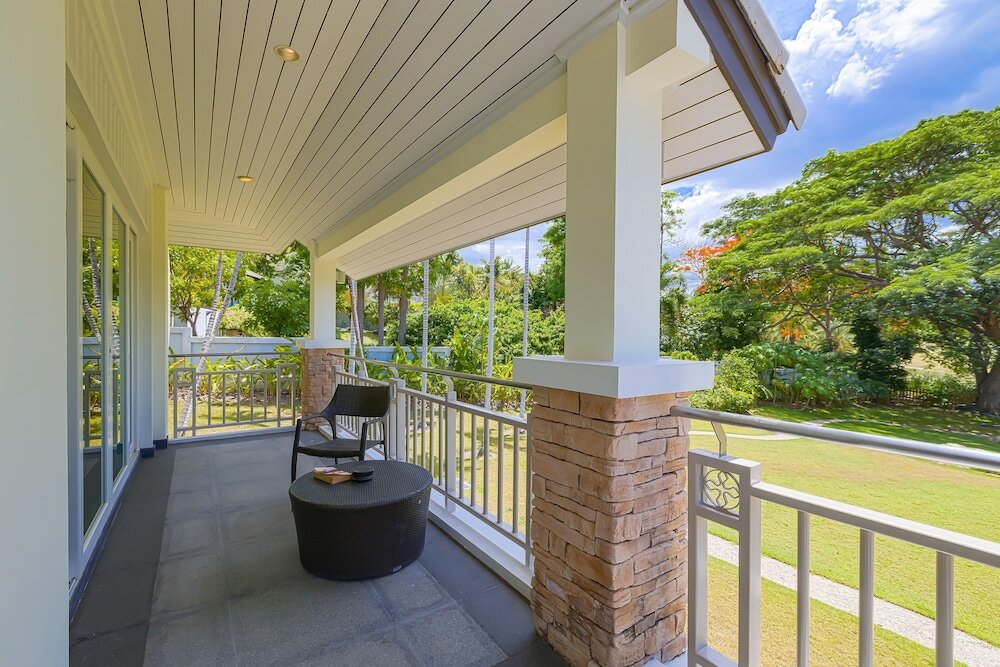 Фото Luxury Mansion 6 Br on Golf Course Jb