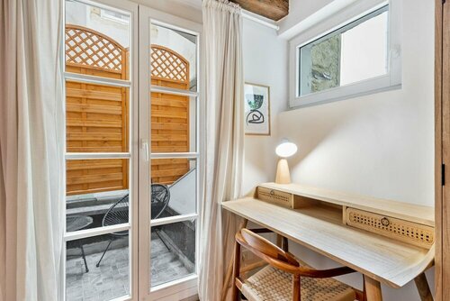 Гостиница Luxury 1br Apt w Terrace in City Centre в Люксембурге