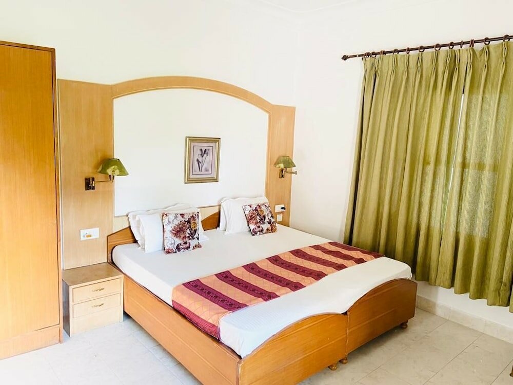 Фото Fresco Hotel & Residences