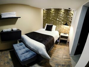 Ml B Hotel (Bogotá, Engativá, Normandia, Carrera 71D, 48A-35), hotel