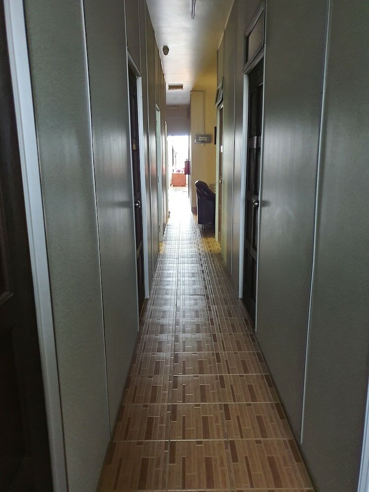 Фото Spot On 89920 Muwaffaq Inn