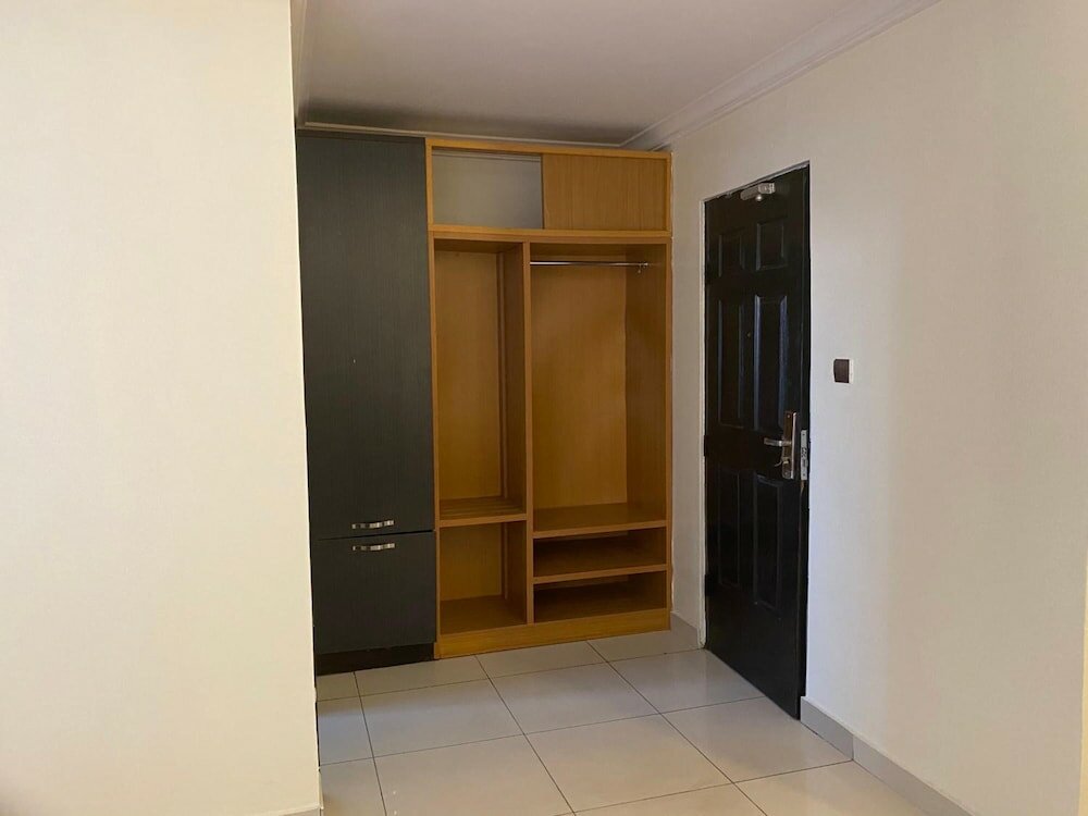 Фото Posh Hotel And Suites