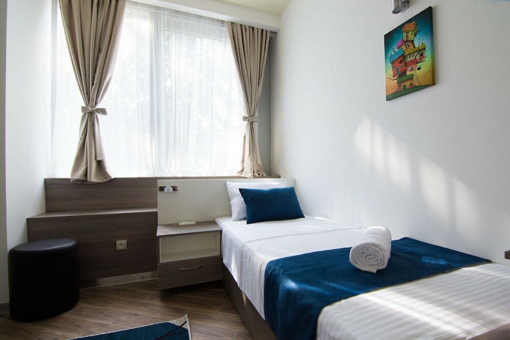 Фото Hotel Omia