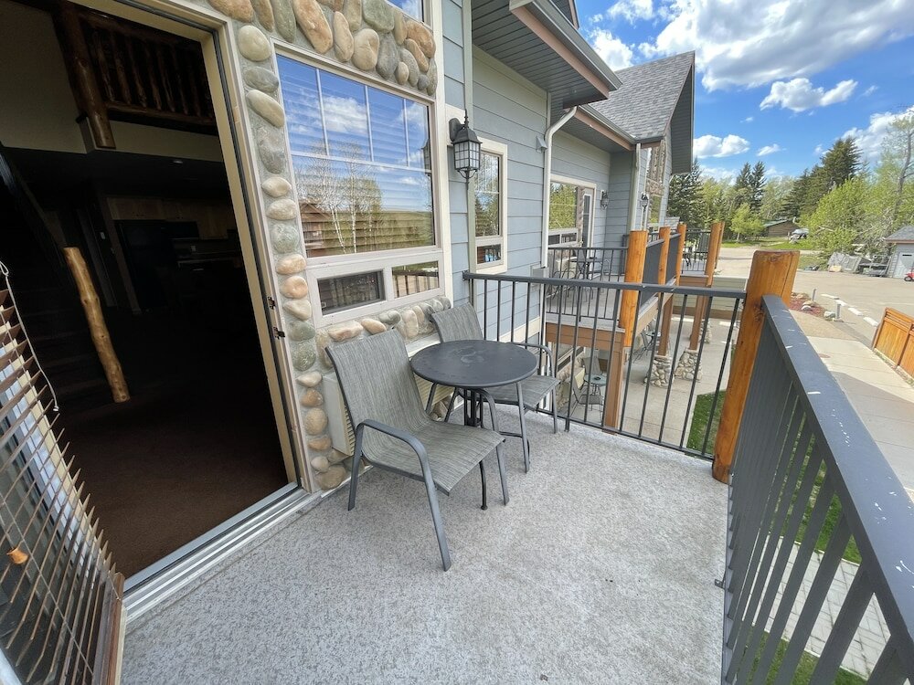 Фото Elkwater Lake Lodge