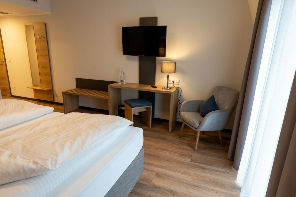 Фото Hotel Landgasthaus Ständenhof