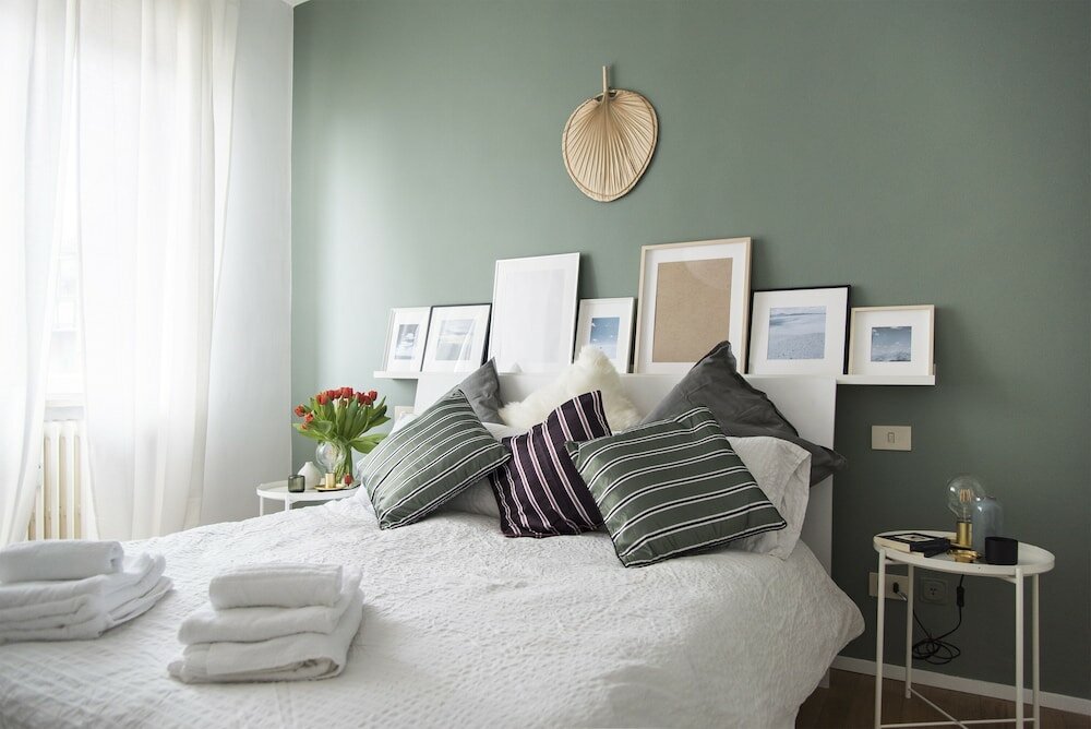 Фото Sweet Flat near Metro Stop