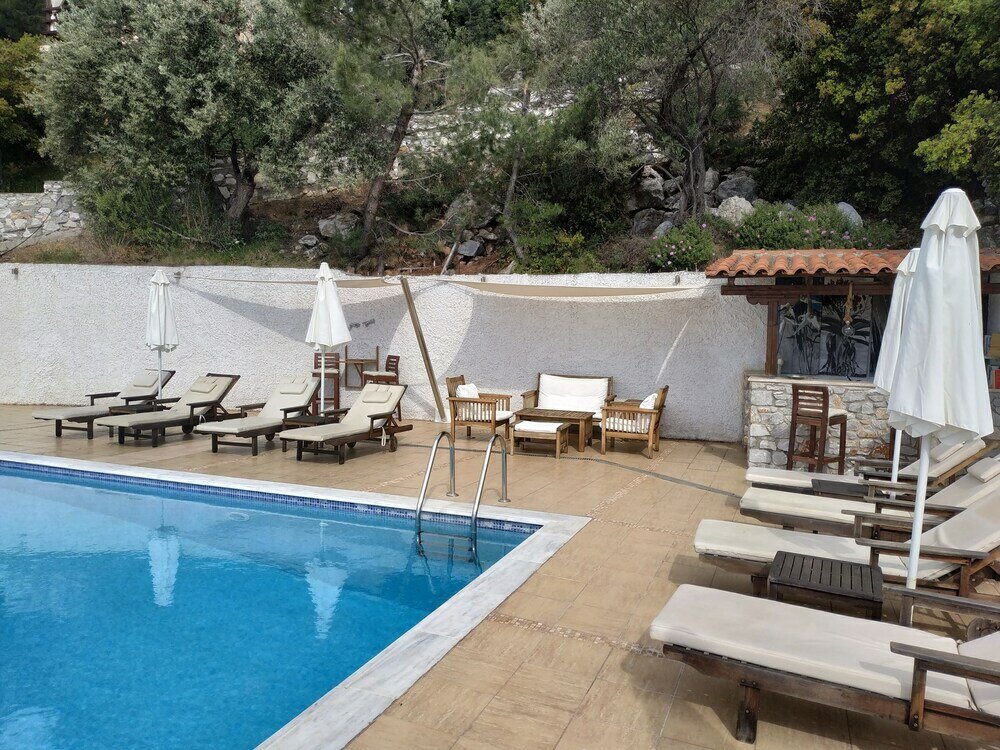 Фото Skiathos Garden Cottages