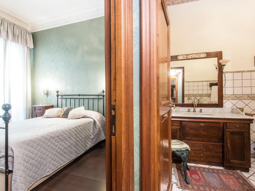 Фото Rsh Spanish Steps Luxury Apartment