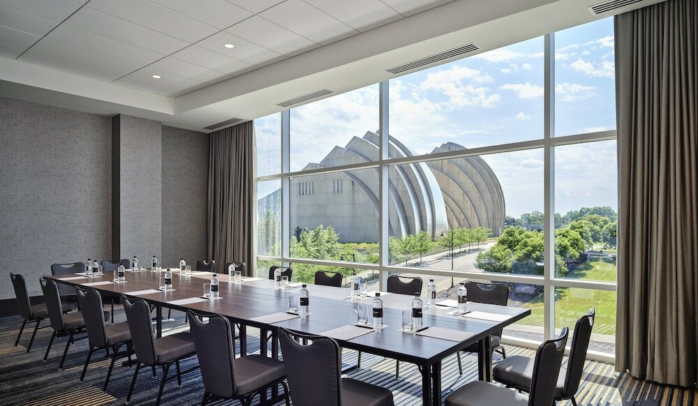 Фото Loews Kansas City Hotel