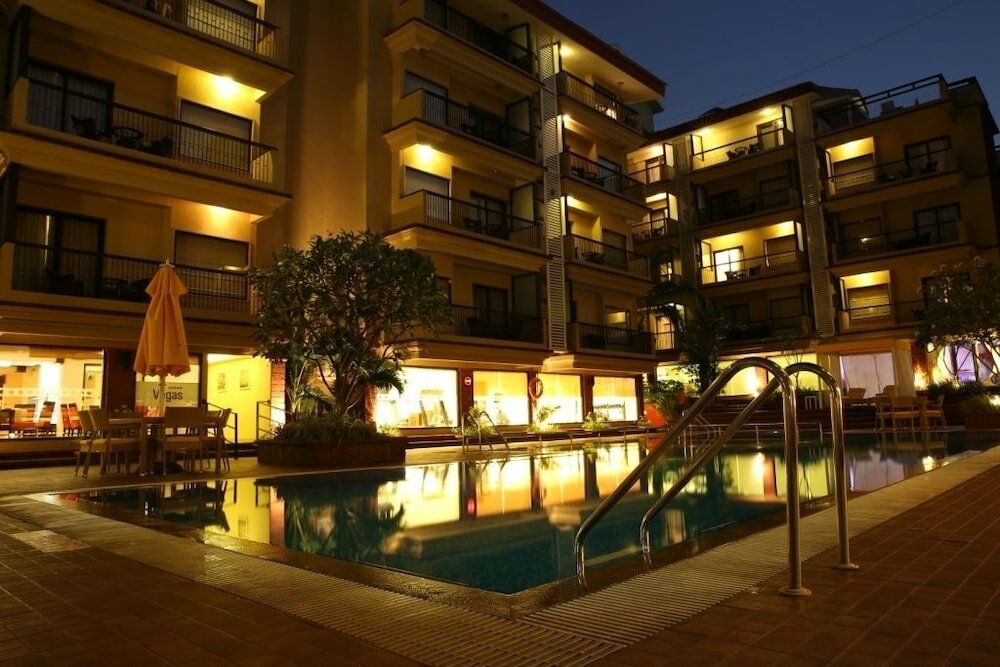 Фото Deltin Suites