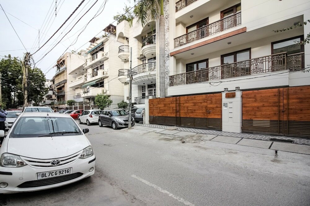 Фото Under My Roof Green Park