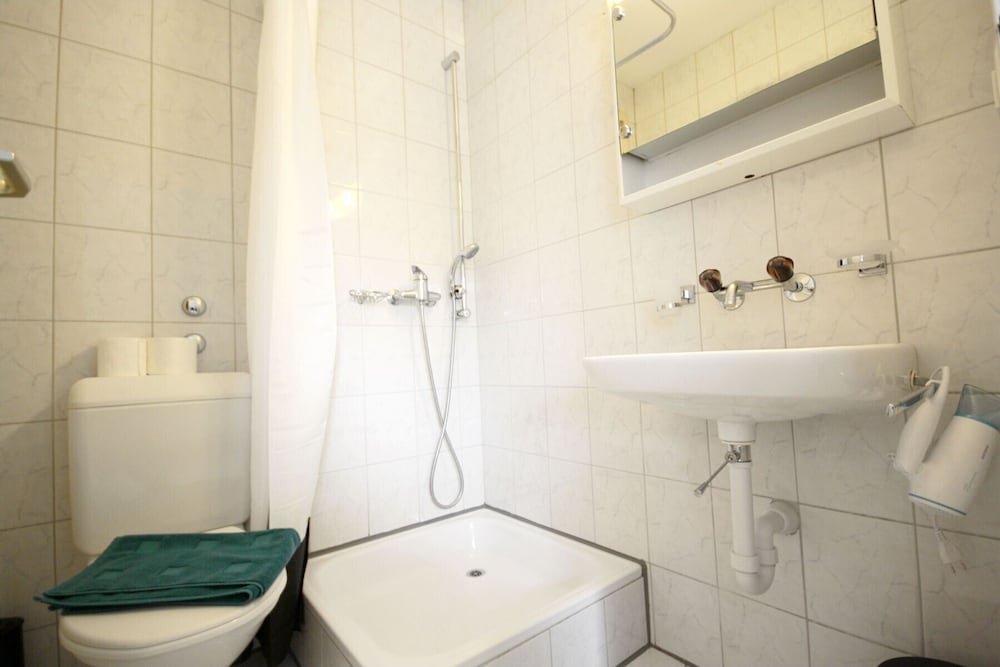 Фото Hitrental Stauffacher Apartments