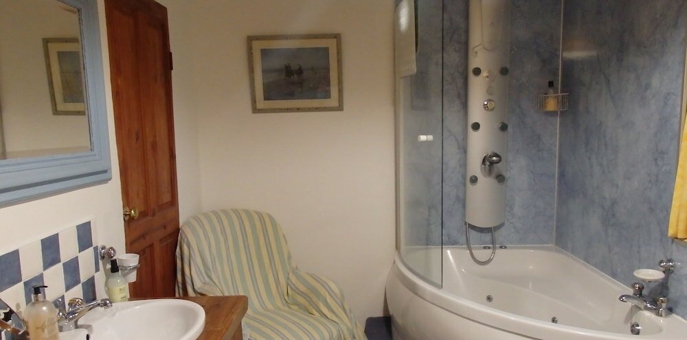 Фото Old Keepers Cottage B&b