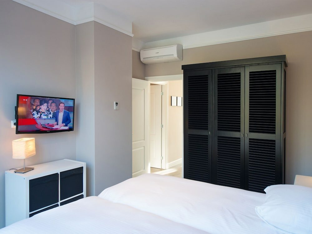 Фото BizStay Park Central Apartments