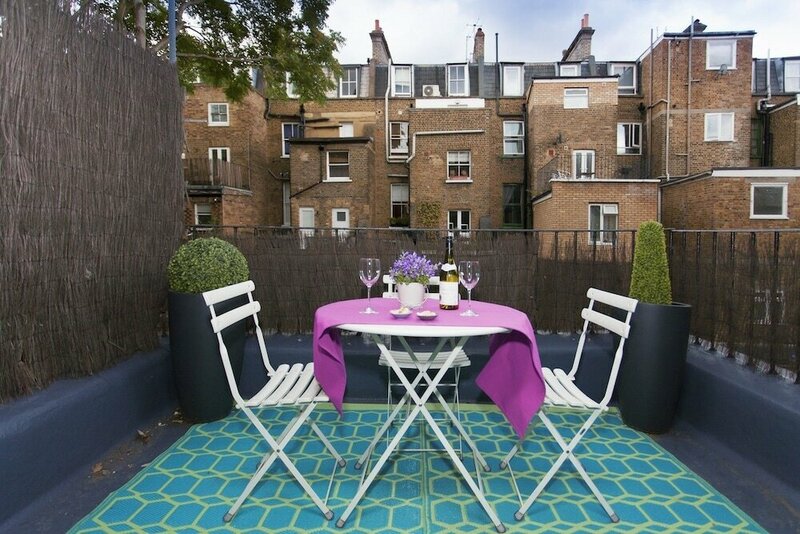 Гостиница Chelsea Italian Design Home with Terrace в Лондоне
