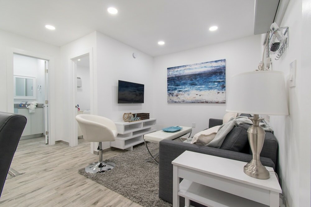 Фото Beach Inn by DesignedVR