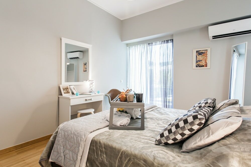 Фото High Class Huge Central Apartment