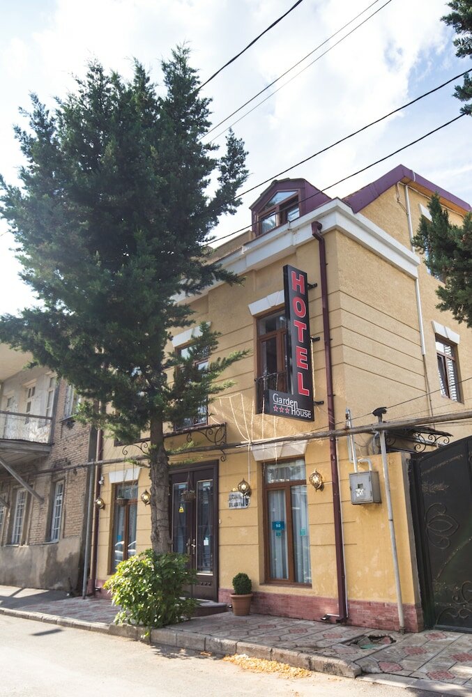 Фото Hotel Garden House