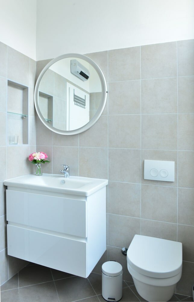 Фото En-suite Rose on Rokova Street