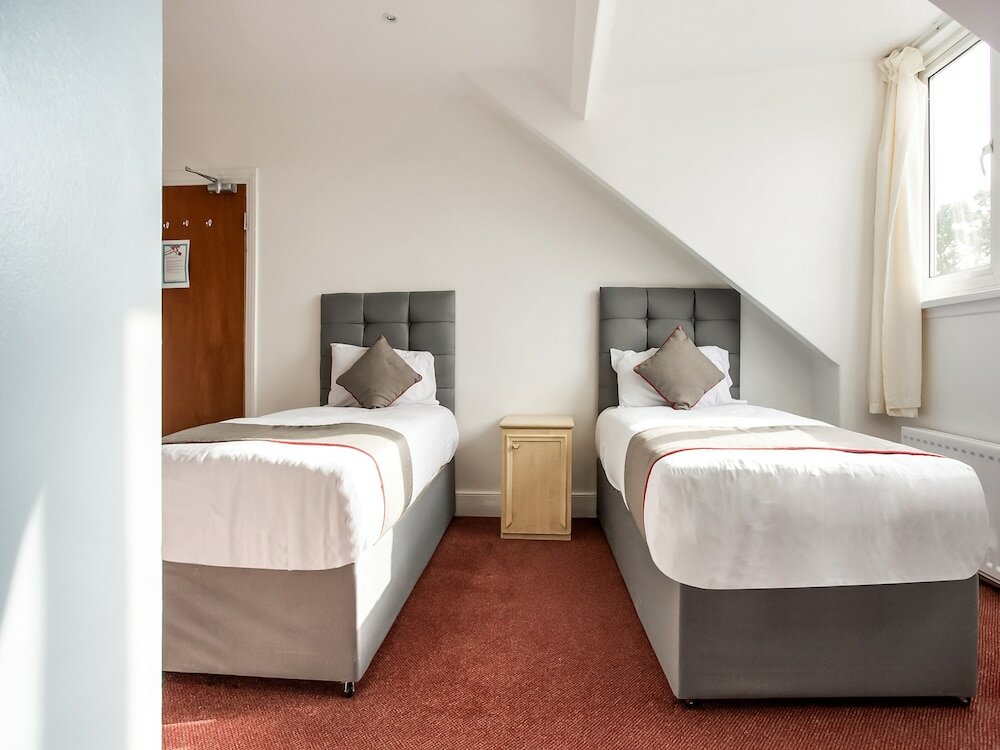 Фото Clifton Mount Hotel