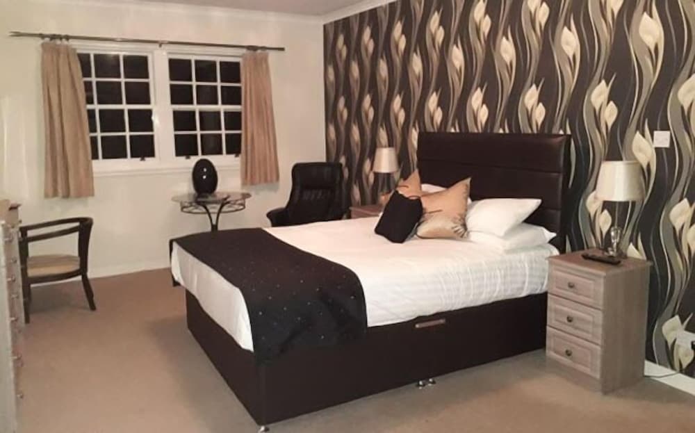 Фото The Mill House Hotel