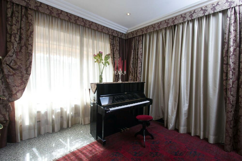 Фото Astor Hotel