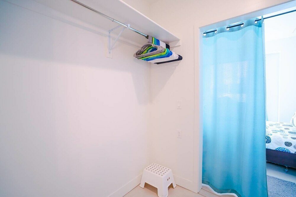 Фото Minimalist & Alluring Condo, Walk to Mile High