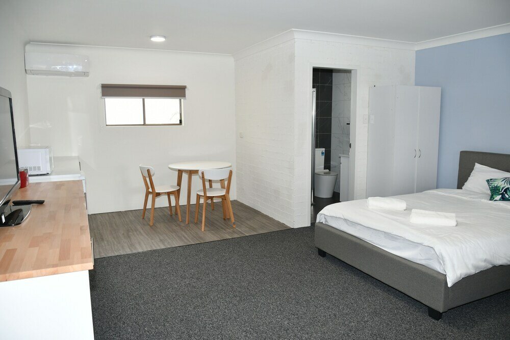 Фото Lakeside Inn Illawarra