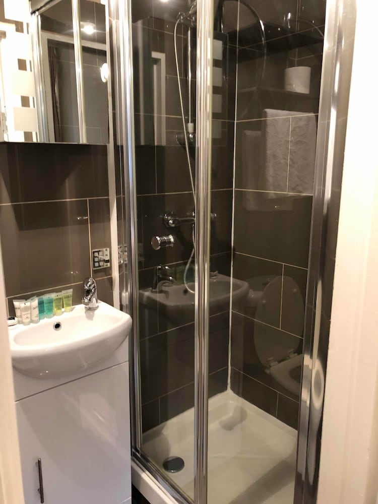 Фото Tourian Lounge Hotel