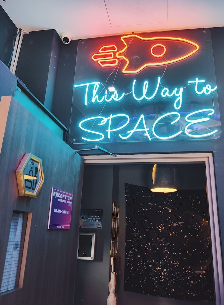 Фото Met A Space Pod @ Arab Street