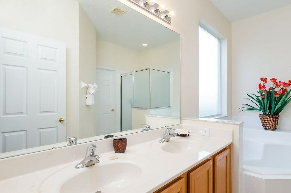 Фото Ovm654 - Emerald Island - 7 Bed 4 Baths Villa