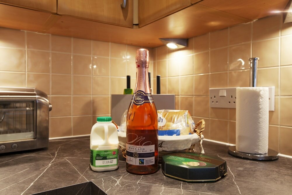 Фото The Wesley Luxury City Apartment