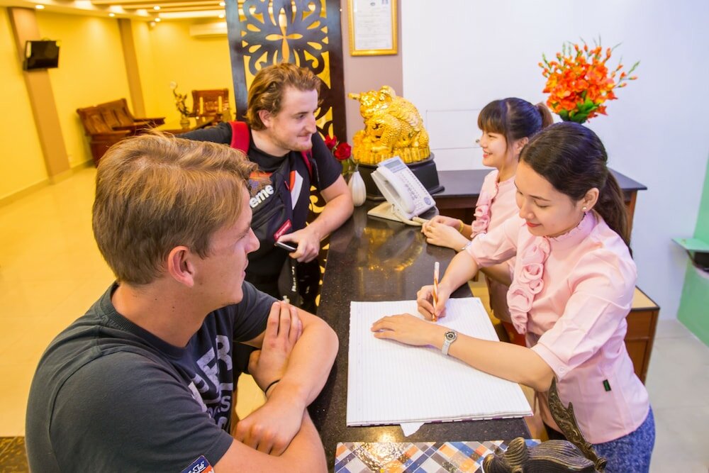 Фото Golden Gate China Town Hotel