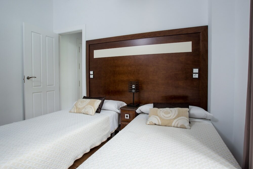 Фото Apartamentos Lonja del Marques