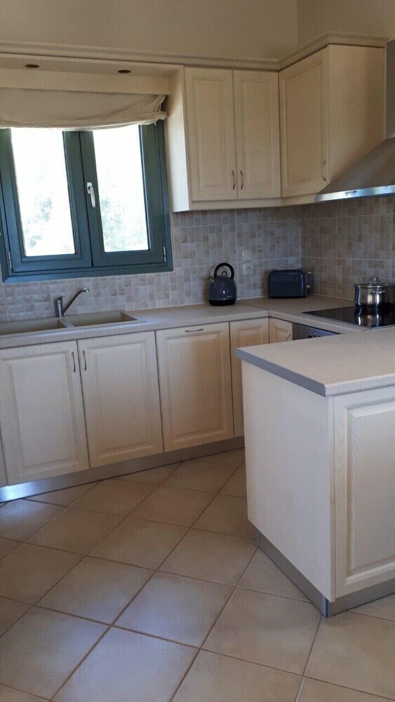 Фото Villa Elaionas 1