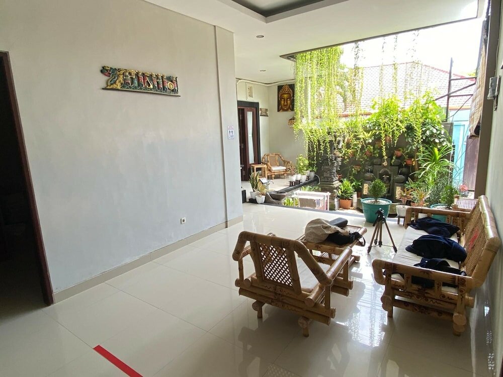 Фото Suwardika Homestay and Dormitory - Hostel