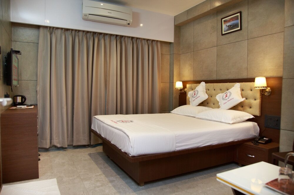 Фото Hotel Leela