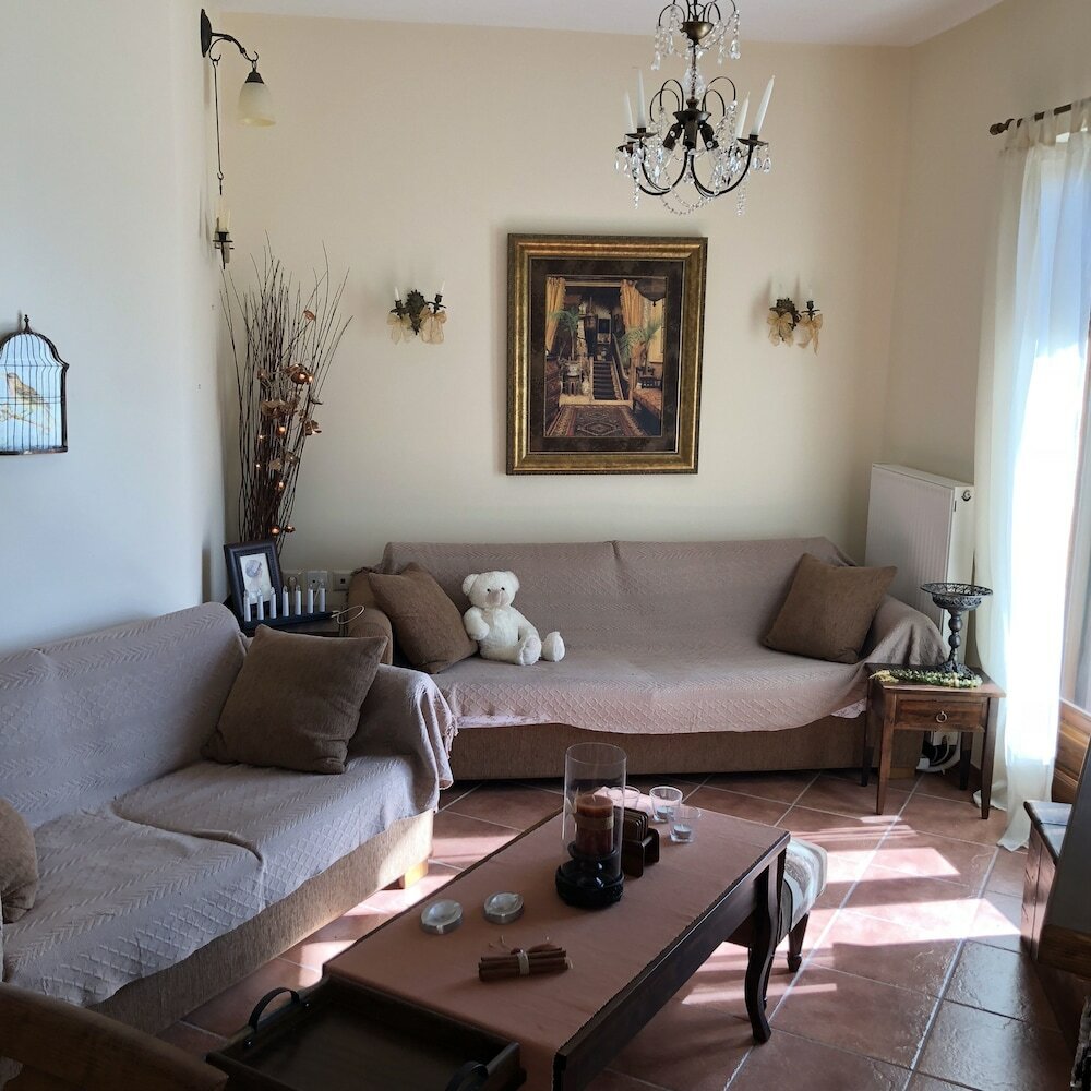 Фото Arahova Cozy Apartment