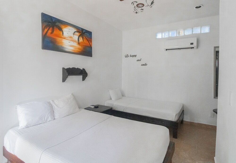 Фото Moonshine Hotel