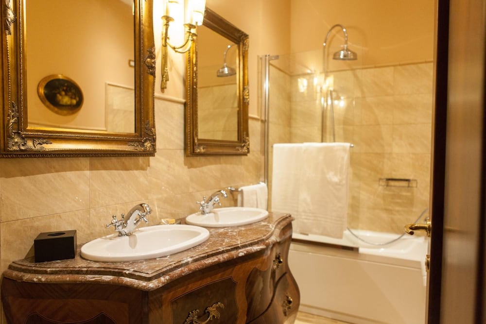 Фото Borgo Pilotti Hotel & Restaurant