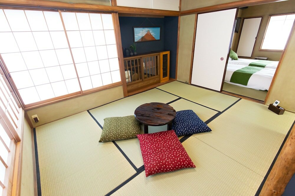 Фото Kagurazaka Retro Bar & Hotel