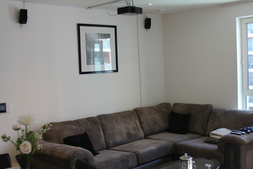 Фото Stratford Luxury Apartment