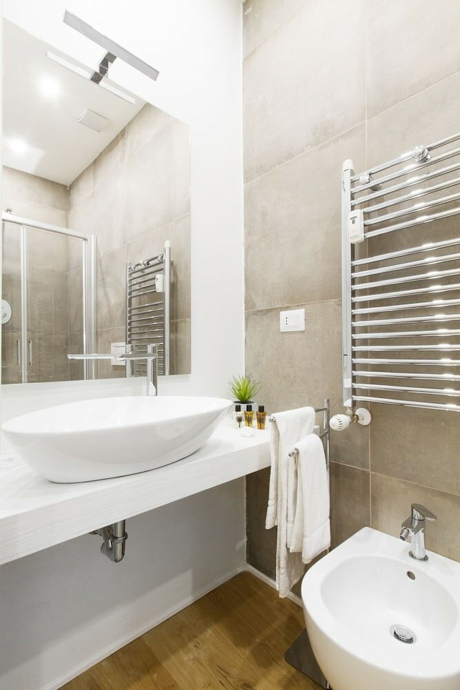 Фото GetTheKey San Vitale Apartment