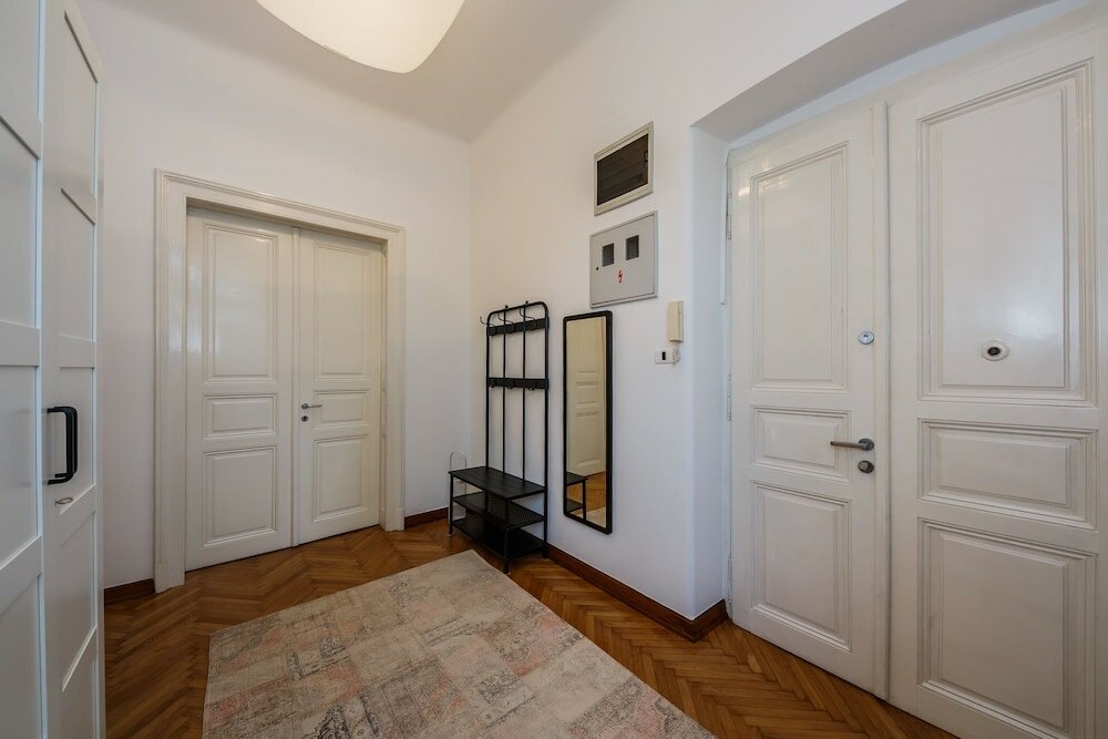 Фото Best Luxury apt in Zagreb for 16 ppl