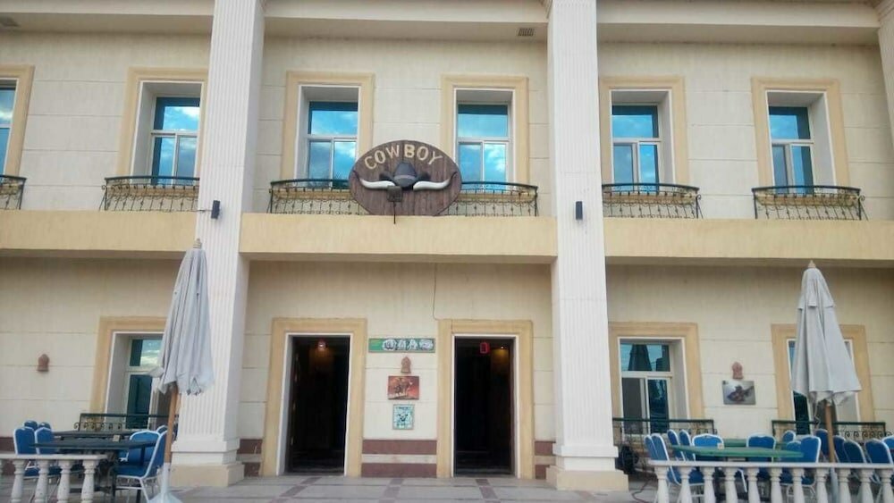 Фото отеля 2