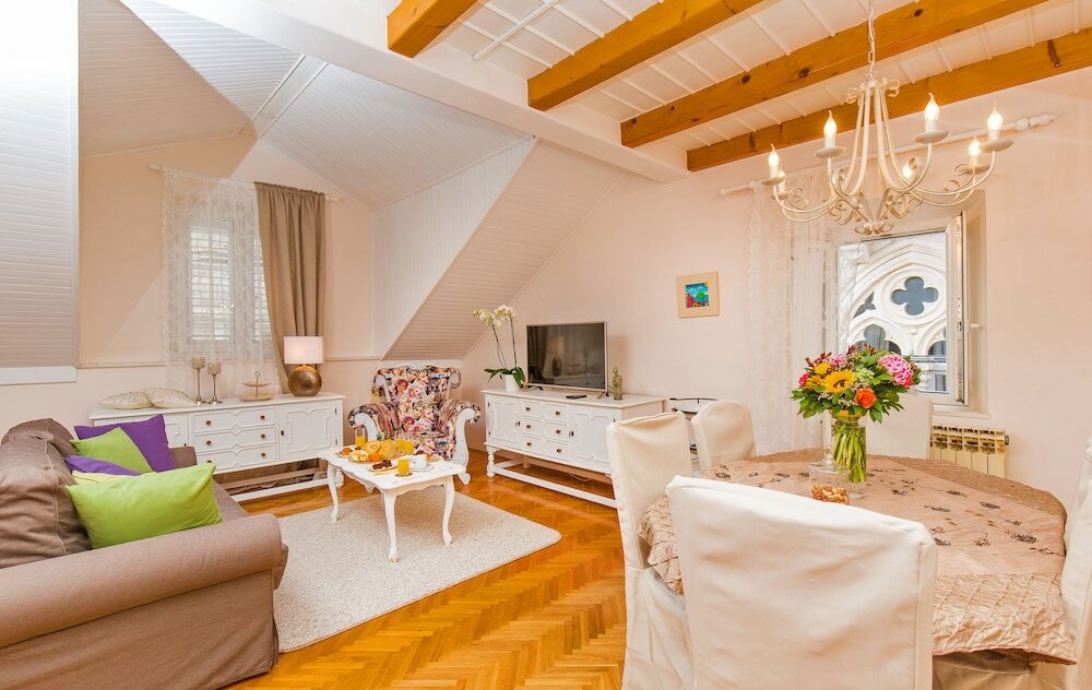 Фото Apartments and rooms Perla